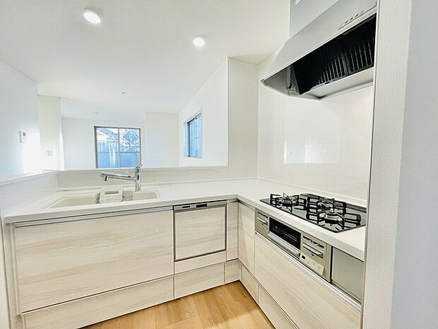 お子様と並んで料理をしても余裕のゆとりのキッチン