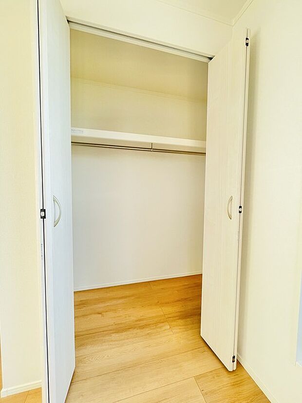 部屋ごとに設けた収納は、住みやすさへのこだわり。