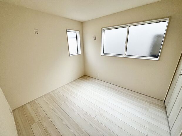 柔らかな光が心地よい、広々とした空間。