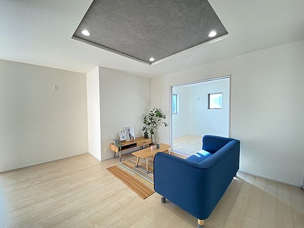 ご家族みんながゆったりくつろげる広々リビング。