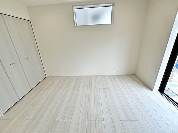 ご家族みんながゆったりくつろげる広々リビング。