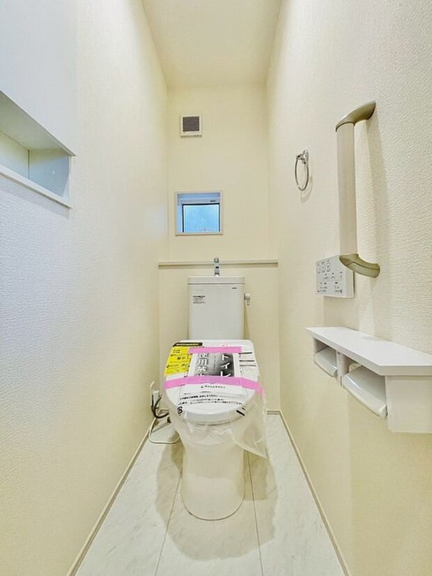 清潔感と落ち着きのある空間は、日々の暮らしに安らぎをもたらします。