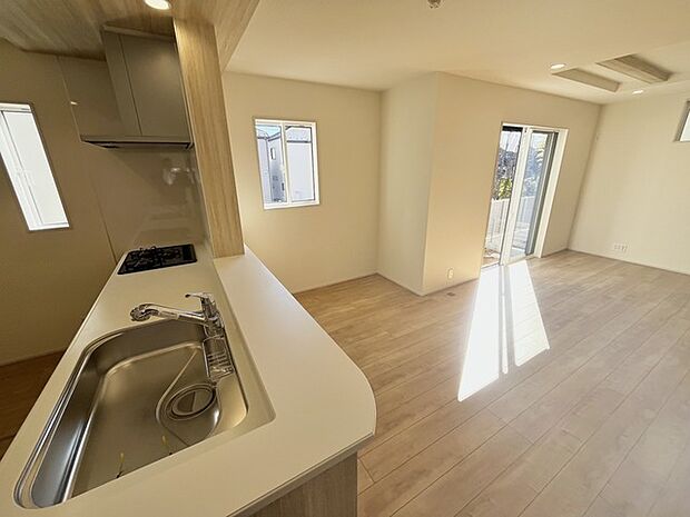 柔らかな光が心地よく広がる、穏やかな空間。