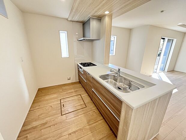 温かみのある素材に包まれた、心地よい空間が広がります。