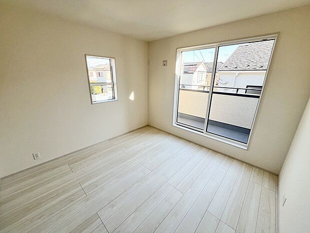 心地よい温もりを感じさせる、穏やかな光の広がる空間