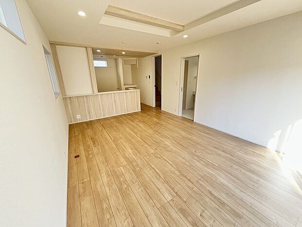 明るく開放的な空間で、心地よい時間が流れる住まい。