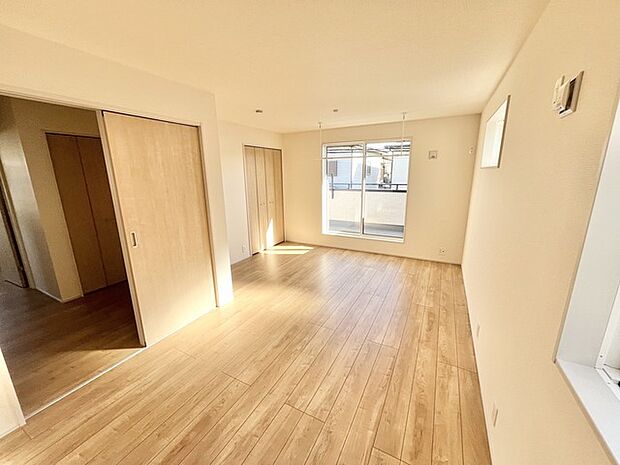 柔らかな光が心地よく広がる、穏やかな空間