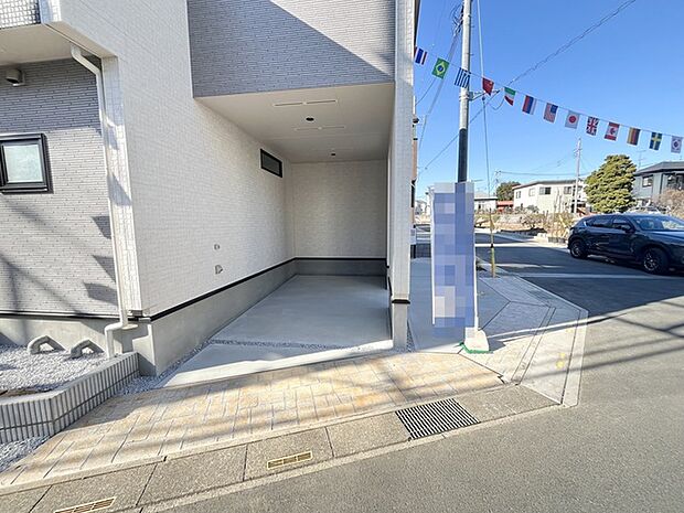 爽やかな空の下、心地よい風が吹き抜ける開放的な空間。