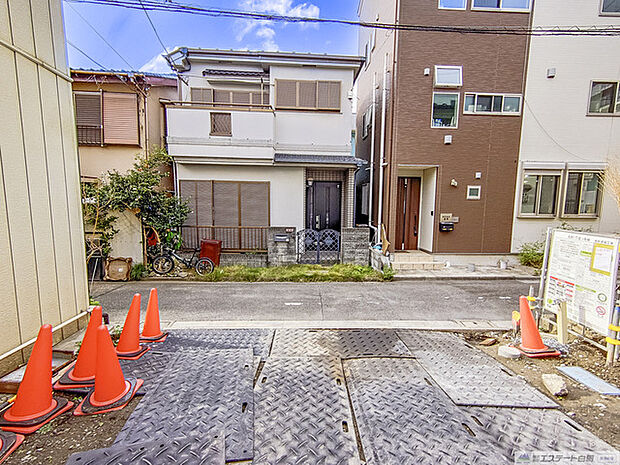 玄関予定地より前面道路方向