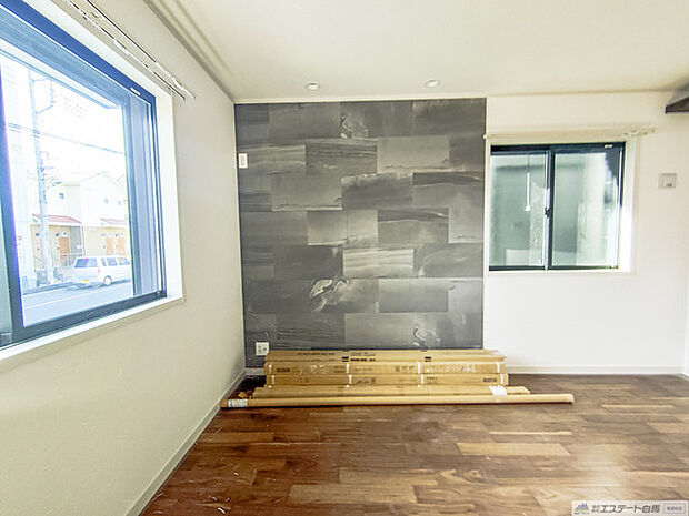 南側に大きな窓を配置、明るいリビングが出来ました。 