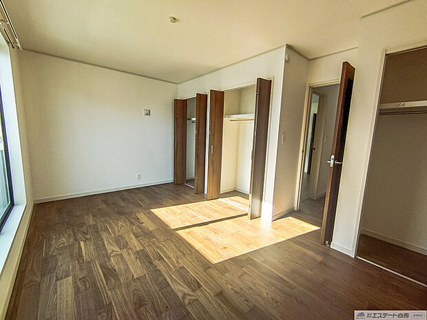 部屋ごとに設けた収納は、住みやすさへのこだわり。 