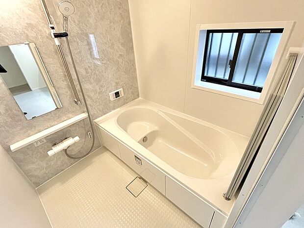 浴室暖房付で冬のシャワーも快適です!