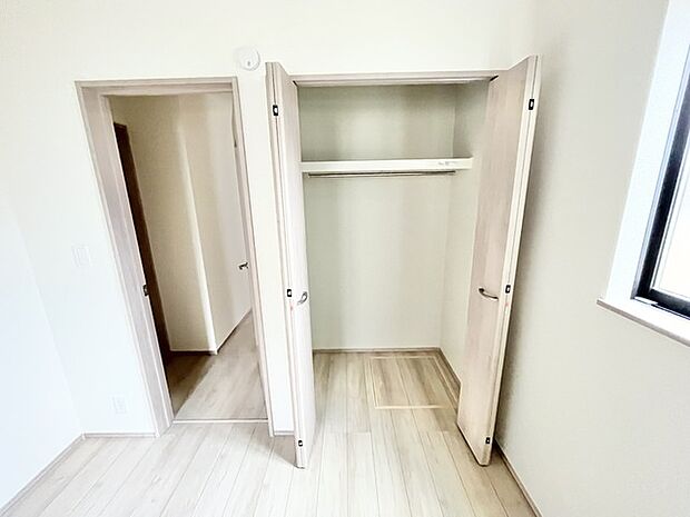 ご家族の思い出も大切にしまっておけるたっぷり収納。