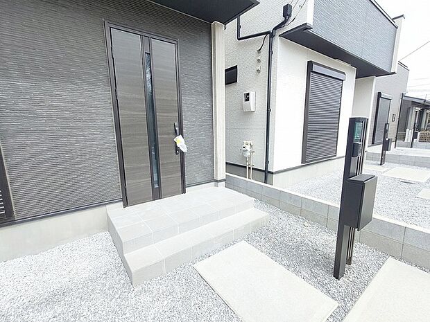 落ち着いたデザインの玄関です。 