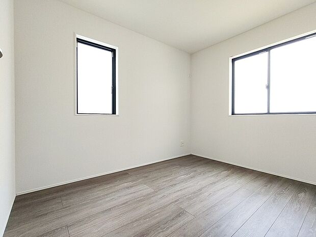 今からここを誰のお部屋にしようか、そんな洋室。 
