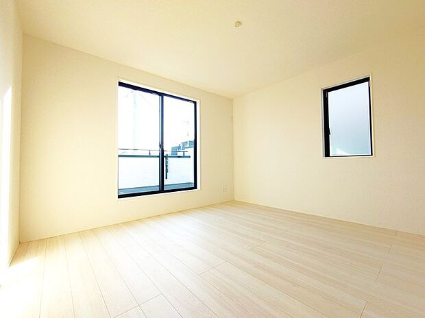 太陽の恵みを感じる、温もりと明るさにあふれたお部屋。