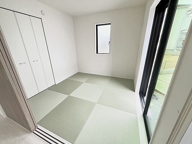 広々とした空間に、畳の心地よさが息づく和みのひととき。