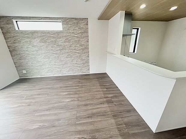 洗練された素材感が、落ち着きのある上質な空間を演出します。