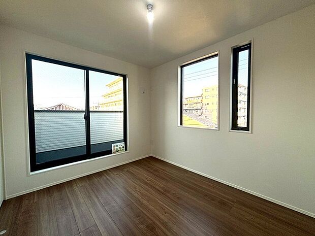 子供部屋には丁度良い洋室。