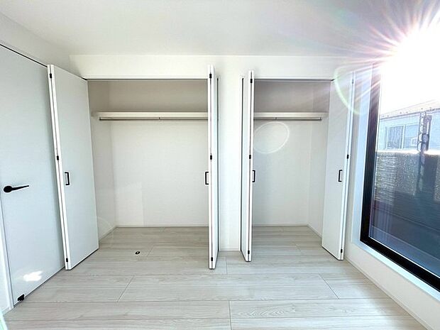 季節ごとの大物もしまえるたっぷりの収納スペース。