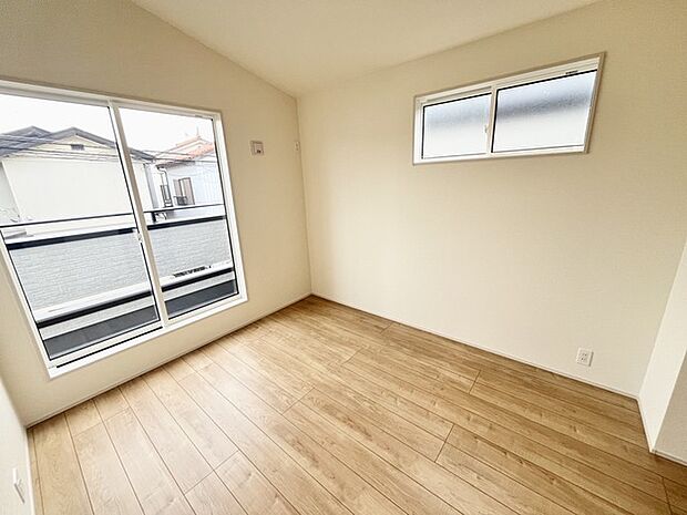 広々バルコニーから、たっぷり太陽の恵みが得られます。