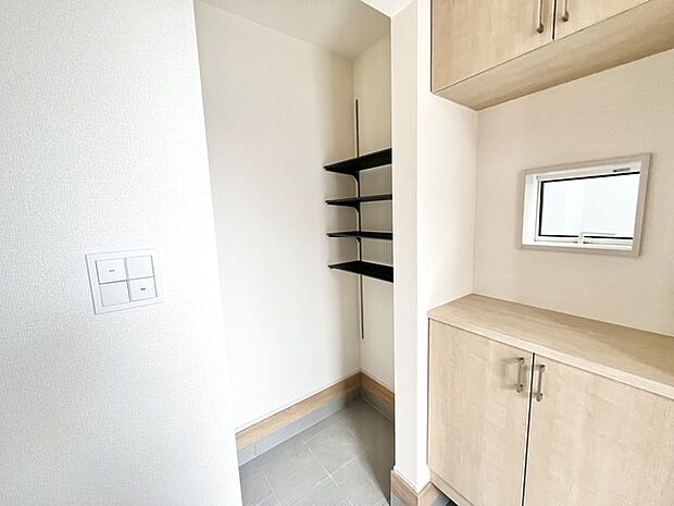 部屋ごとに設けた収納は、住みやすさへのこだわり。