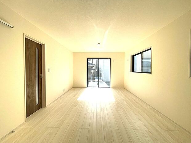 開放感と採光にこだわった広々LDK。