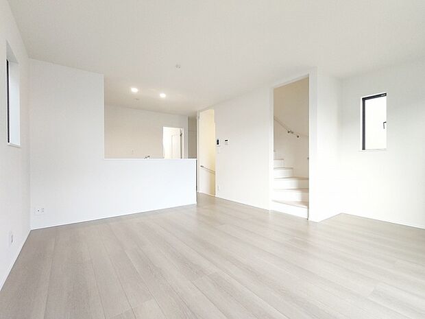 ご家族みんながゆったりくつろげる広々リビング。