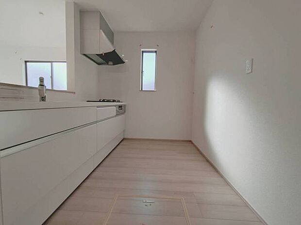 清らかな白と木目が、心穏やかな空間を演出します。