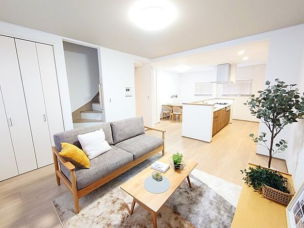 開放感と採光にこだわった広々ＬＤＫ。 