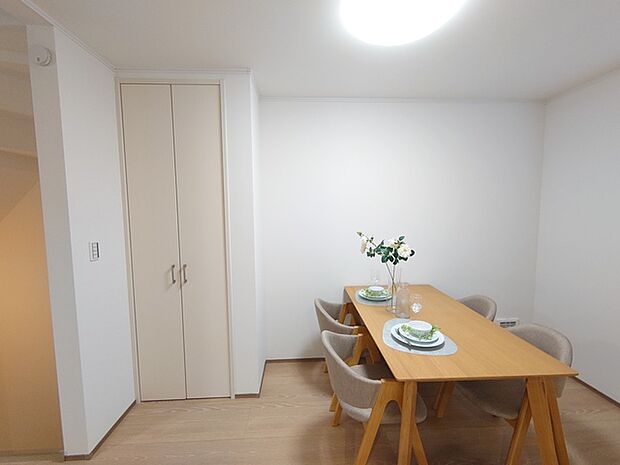 ダイニング収納