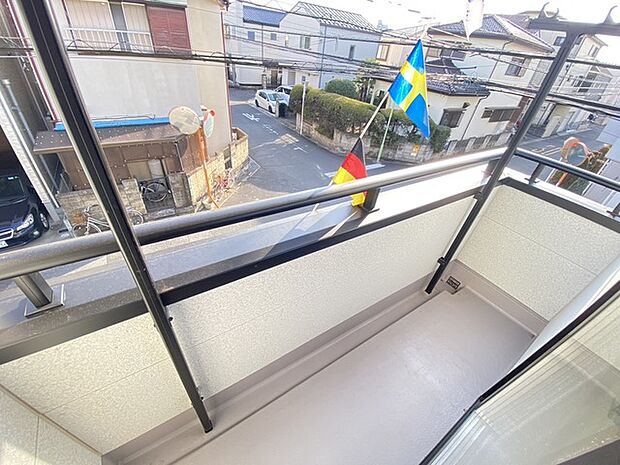 穏やかな住まいのバルコニー