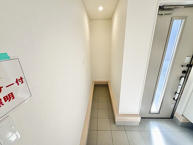 清潔感あふれる空間に、穏やかな光が満ちています。