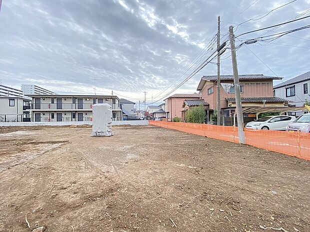 土地を見て、間取りが気になりましたら、すぐに図面を引ける設計士さんをご紹介することも出来ます。ご相談ください。 