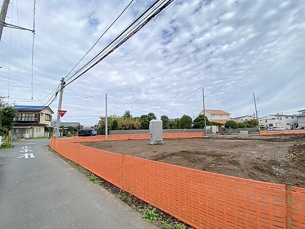 一戸建ての多いエリア、静かで落ち着いた雰囲気