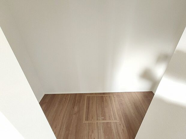 季節ごとの大物もしまえるたっぷりの収納スペース。