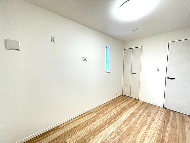 洋室は子供部屋にもちょうどいいサイズ感。