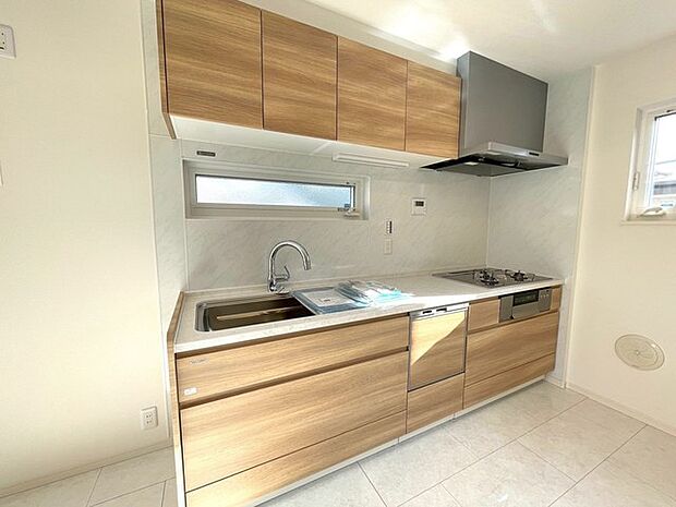 お子様と並んで料理をしても余裕のゆとりのキッチン