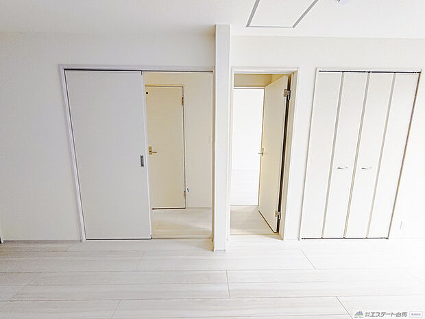 将来的に間仕切り壁を設置して、二部屋に分割可能