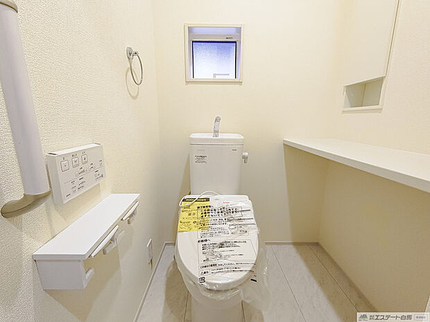 清潔好きには欠かせないウォシュレット機能付き。 