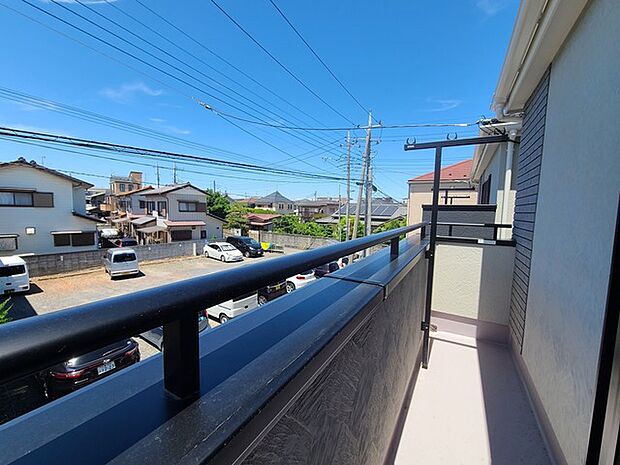 洗濯物を沢山干せるゆとりのバルコニー