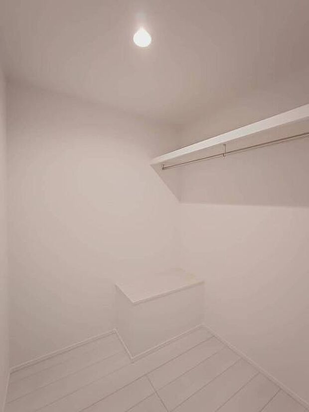 ウォークインクローゼット 