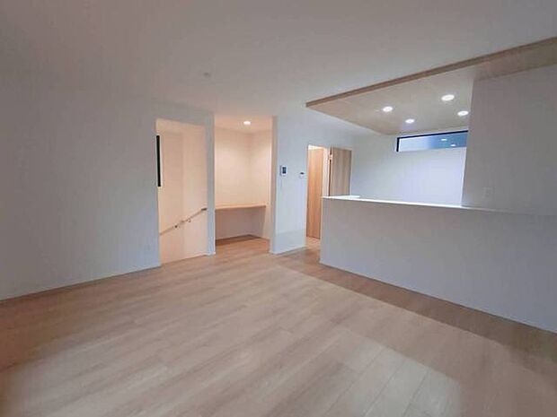 ご家族みんながゆったりくつろげる広々リビング。 