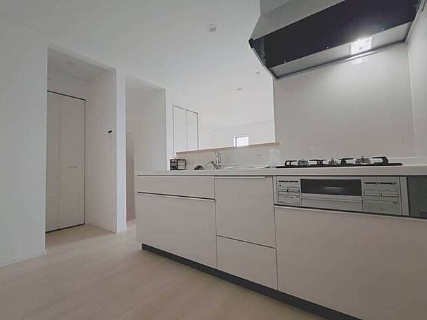 柔らかな光が満ちる、心地よい住まいの空間