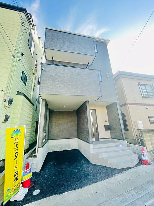 静かで洗練された佇まいが、穏やかな日常を演出します。