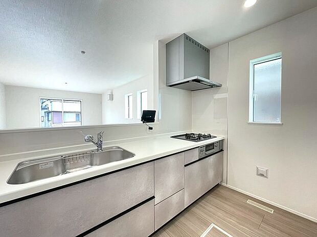 料理をしながらでもご家族との会話を楽しめる対面キッチン。