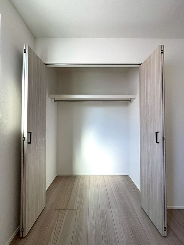 ご家族の思い出も大切にしまっておけるたっぷり収納。