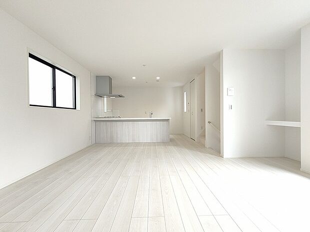 お家の中心となる大きな空間がご家族のコミュニケーションスペースになる筈です。