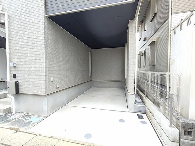 ビルトインガレージが、お客様の大切な愛車を守ります。