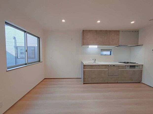 家族団らんの時間も増えそうなくつろぎのLDK。